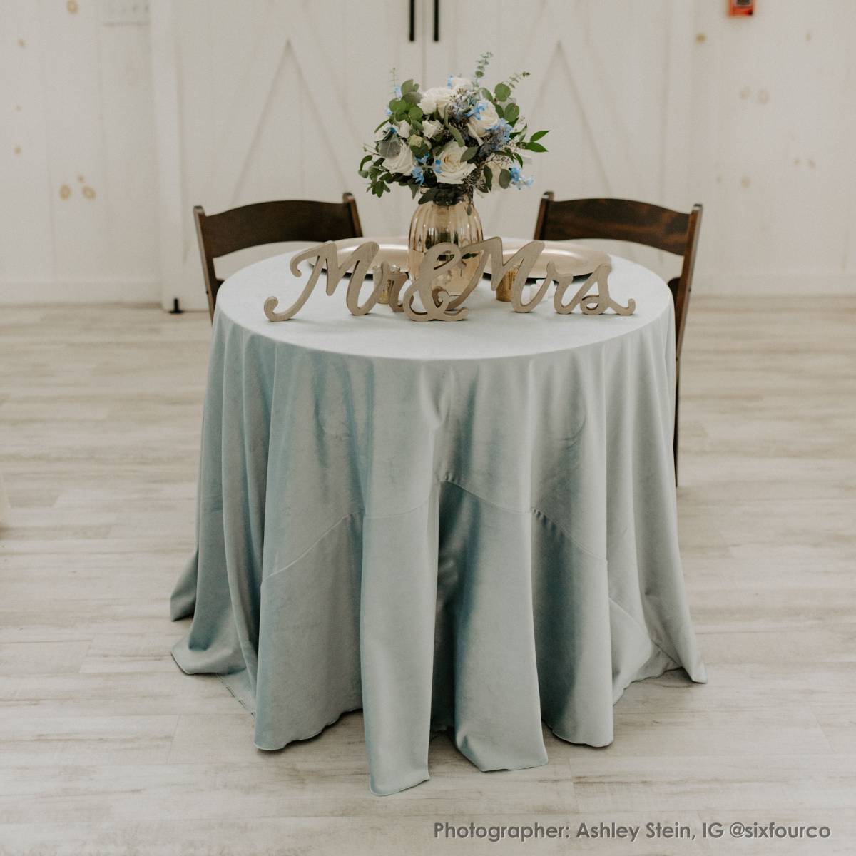96" Round Storm Velvet Tablecover On 36" Round Table